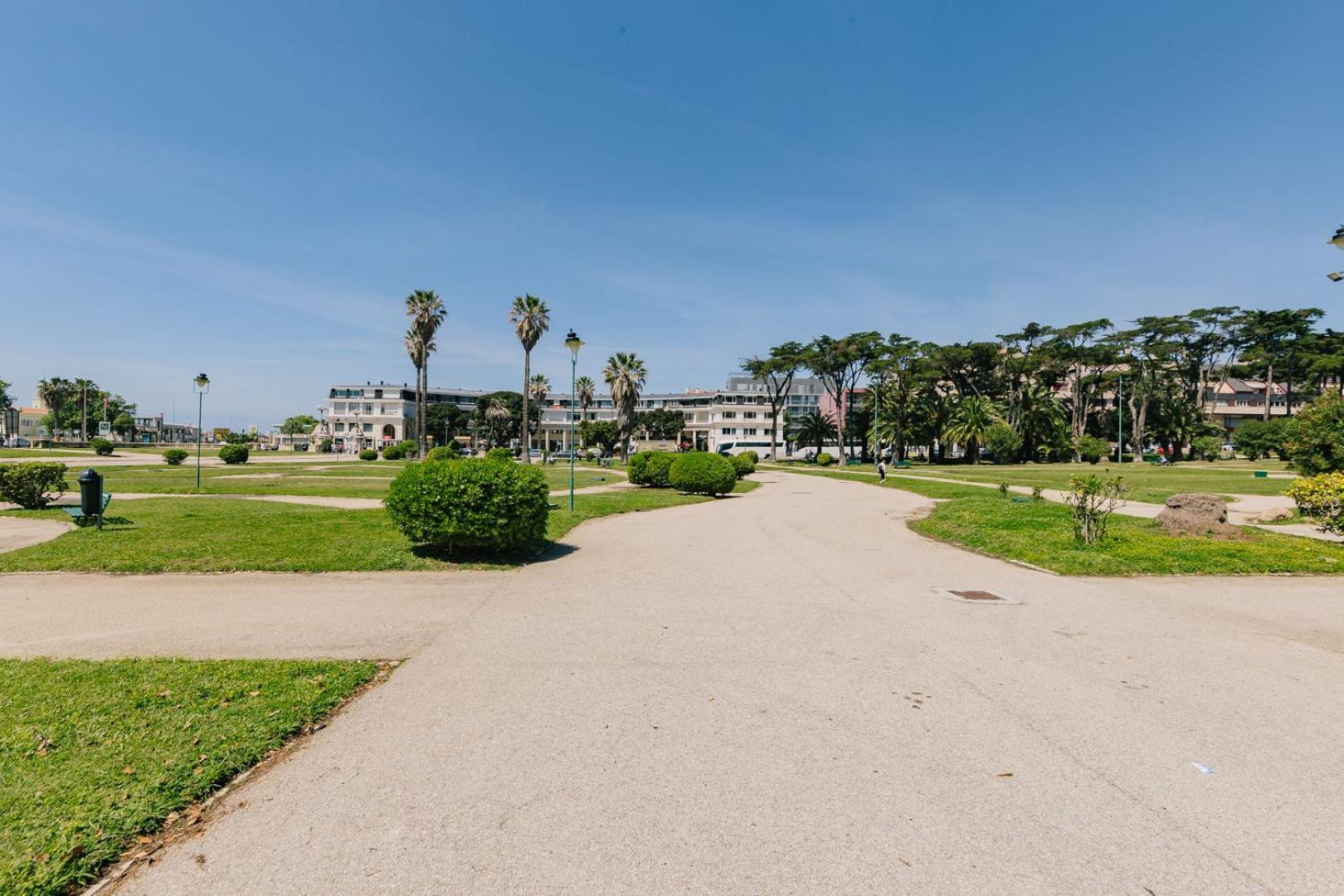 Rent4Rest Estoril Beachfront Apartments Bagian luar foto